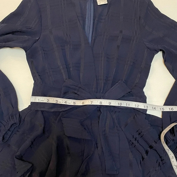 Selfie Leslie Maddox Fit and Flare Long Sleeve Navy Romper Size XS - Picture 5 of 9